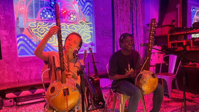Co_mo_el_Amor_de_Liu_Chen_por_el_Instrumento_Kora_Conecta_China_y_A_frica__