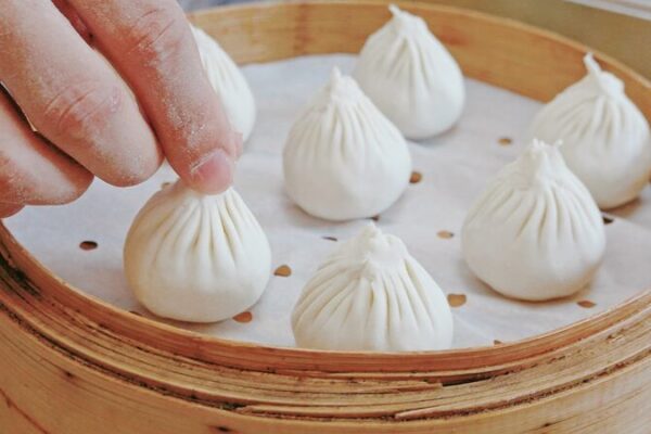 Cómo hacer Xiaolongbao estilo Wuxi: Una deliciosa aventura culinaria 🥟✨ Co_mo_hacer_Xiaolongbao_estilo_Wuxi__Una_deliciosa_aventura_culinaria___