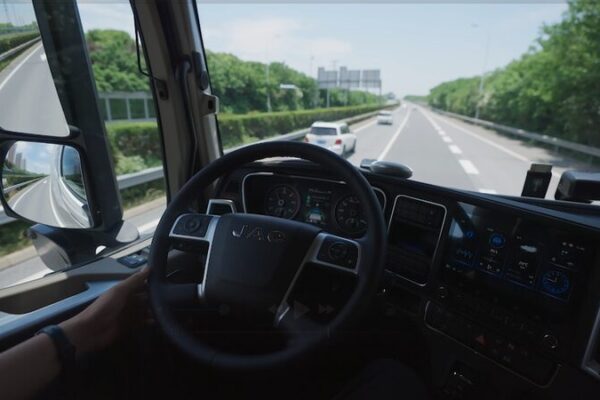 🚗 Cómo la Tecnología de Conducción Inteligente Está Trayendo Armonía y Empoderando a Todas las Edades! __Co_mo_la_Tecnologi_a_de_Conduccio_n_Inteligente_Esta__Trayendo_Armoni_a_y_Empoderando_a_Todas_las_Edades_ video poster