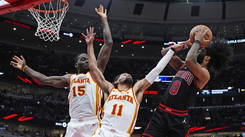 Coby_White_Brilla__Los_Bulls_Vencen_a_los_Hawks_131_116__Buscan_U_ltimo_Boleto_a_Playoffs
