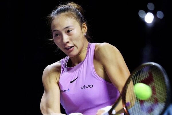 Coco Gauff gana su primer título de las Finales de la WTA en una épica batalla contra Zheng Qinwen Coco_Gauff_gana_su_primer_ti_tulo_de_las_Finales_de_la_WTA_en_una_e_pica_batalla_contra_Zheng_Qinwen video poster