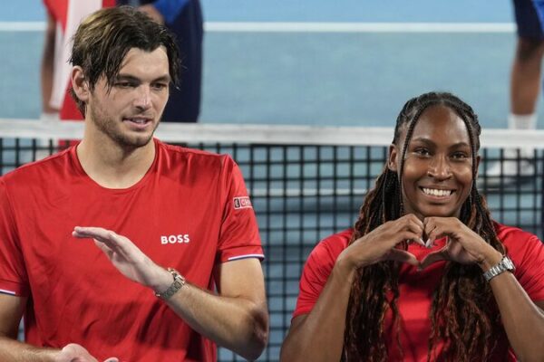 Coco Gauff y Taylor Fritz lideran al equipo de EE. UU. hacia la gloria en la United Cup contra Polonia 🎾🏆 Coco_Gauff_y_Taylor_Fritz_lideran_al_equipo_de_EE__UU__hacia_la_gloria_en_la_United_Cup_contra_Polonia___
