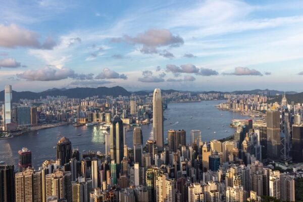 Colaboración Emocionante: ¡Hong Kong y Abu Dabi se Unen para Impulsar la Inversión! 🚀 Colaboracio_n_Emocionante___Hong_Kong_y_Abu_Dabi_se_Unen_para_Impulsar_la_Inversio_n___