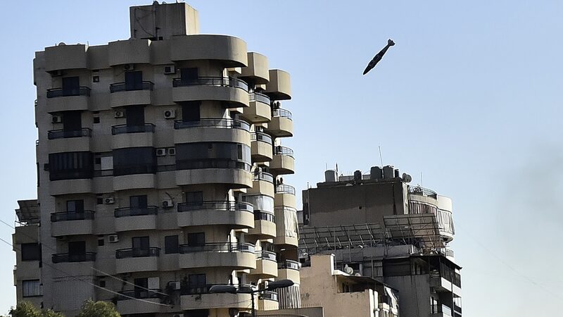 Colapsa_un_edificio_enorme_mientras_Israel_intensifica_ataques_en_Li_bano__