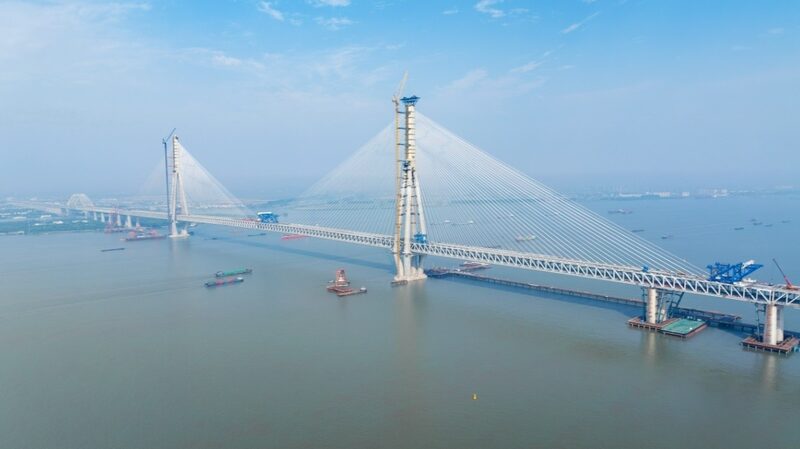 Conexio_n_Histo_rica__El_Puente_Atirantado_Ma_s_Grande_del_Mundo_Une_Sus_Secciones_en_el_Este_de_China
