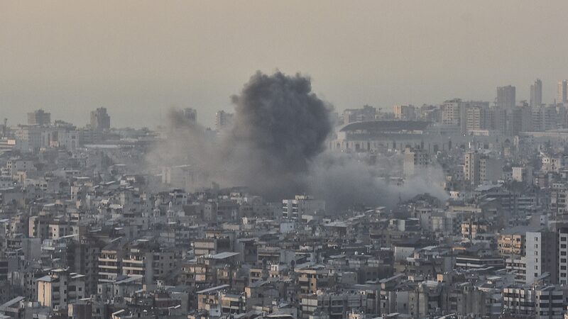 Conflicto_en_el_Medio_Oriente__Ataques_israeli_es_en_suburbios_del_sur_de_Beirut video poster