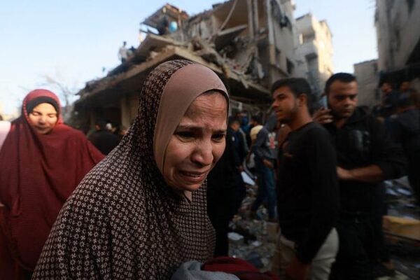 Conflicto_renovado__Gaza_enfrenta_ataques_mientras_Israel_reanuda_ofensiva video poster