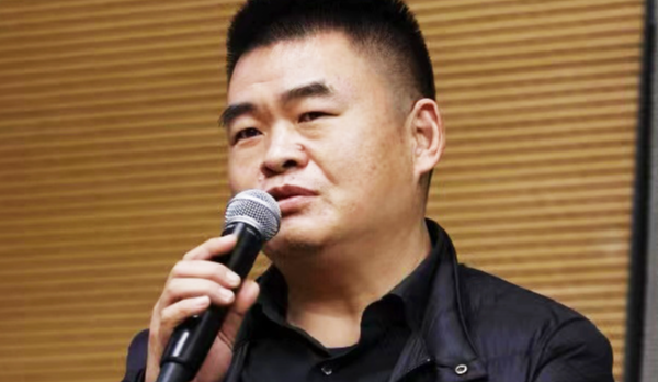 Conoce a Qu Feng: El maestro del arte que une tradición e innovación 🎨 Conoce_a_Qu_Feng__El_maestro_del_arte_que_une_tradicio_n_e_innovacio_n__
