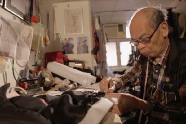 Conoce al Maestro Sastre de Qipao Detrás de ‘In The Mood for Love’ Conoce_al_Maestro_Sastre_de_Qipao_Detra_s_de__In_The_Mood_for_Love_ video poster