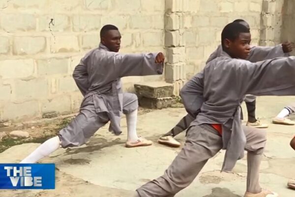 Conoce al Maestro de Kung Fu Tanzano que Enciende la Pasión de una Nación 🥋🔥 Conoce_al_Maestro_de_Kung_Fu_Tanzano_que_Enciende_la_Pasio_n_de_una_Nacio_n___ video poster