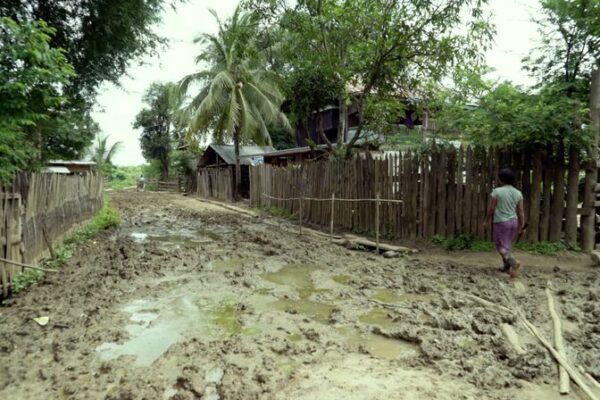 Construyendo esperanza: una nueva carretera para la aldea de Min Pyin 🚧✨ Construyendo_esperanza__una_nueva_carretera_para_la_aldea_de_Min_Pyin___ video poster