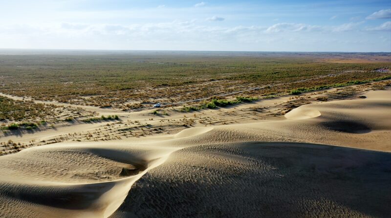 Construyendo_un_Muro_Verde__La_Lucha_de_Tres_Generaciones_Contra_los_Desiertos