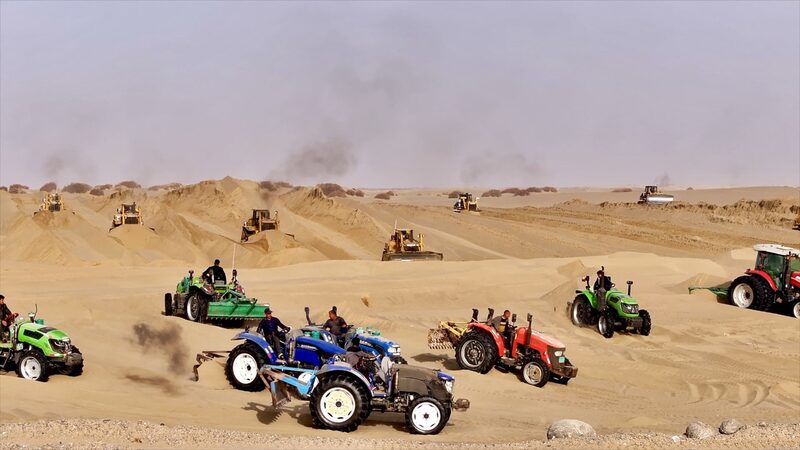Convirtiendo_Desiertos_en_Verde__Habitantes_de_Xinjiang_Combaten_Arenas_Movedizas_con_A_rboles_de_Saxaul video poster