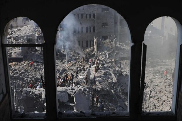 Crisis_en_Gaza__Ma_s_de_9_200_vidas_perdidas_mientras_la_ayuda_se_agota__ video poster