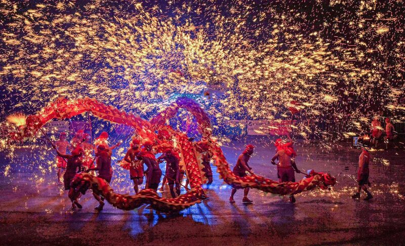 ___Danzas_de_dragones_iluminan_el_Festival_de_Faroles_de_Tongliang____ video poster