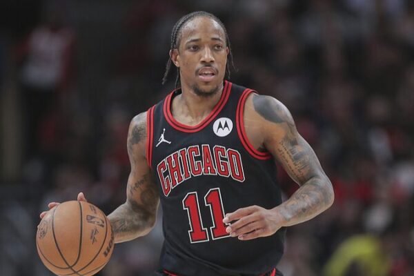 DeMar DeRozan se une a los Kings en un intercambio masivo entre varios equipos DeMar_DeRozan_se_une_a_los_Kings_en_un_intercambio_masivo_entre_varios_equipos