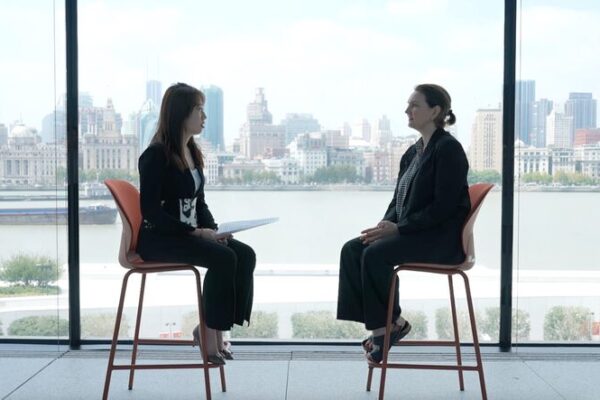 De Liverpool a Shanghái: Directora de Tate Liverpool sobre el Arte sin Fronteras 🌍 De_Liverpool_a_Shangha_i__Directora_de_Tate_Liverpool_sobre_el_Arte_sin_Fronteras__ video poster