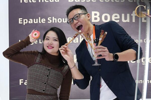 De granjas francesas a mesas chinas: un delicioso viaje en la CIIE 🍷🥖 De_granjas_francesas_a_mesas_chinas__un_delicioso_viaje_en_la_CIIE___ video poster