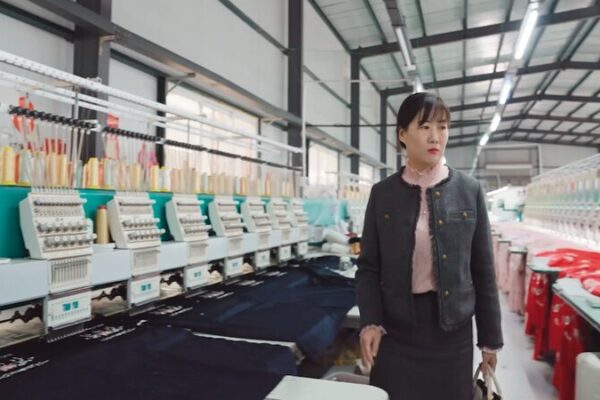 De la tradición a la tendencia: Meng Xiaoxia revive el hanfu en Shandong 🎎✨ De_la_tradicio_n_a_la_tendencia__Meng_Xiaoxia_revive_el_hanfu_en_Shandong___ video poster