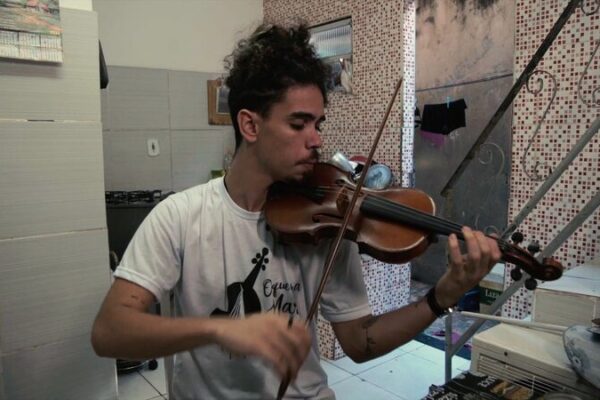 De los suburbios a las sinfonías: cómo un hombre está transformando vidas en Río De_los_suburbios_a_las_sinfoni_as__co_mo_un_hombre_esta__transformando_vidas_en_Ri_o video poster