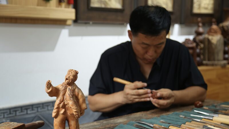 __De_rai_ces_al_arte__Tallados_en_madera_de_jujube_del_maestro_de_Shaanxi