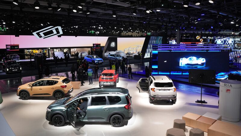 Debuts_Electrizantes_en_el_Auto_Show_de_Pari_s_2024__Nuevos_Modelos_Ele_ctricos_Toman_el_Centro_del_Escenario