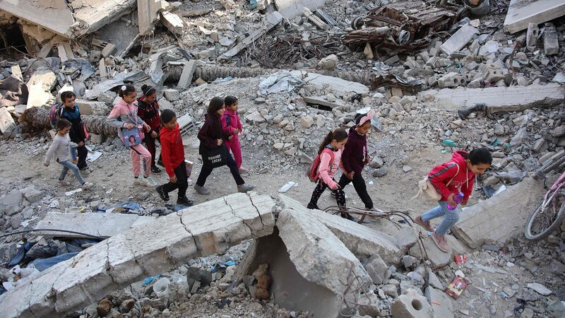 Decenas_mueren_en_Gaza_y_Li_bano_mientras_Israel_reporta__explosiones_de_buscapersonas_