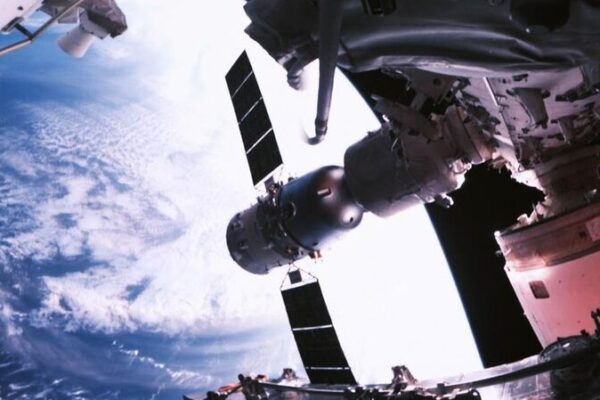 Del Espacio al Plato: ¡La Tecnología de China Mantiene la Comida Fresca! 🍲🚀 Del_Espacio_al_Plato___La_Tecnologi_a_de_China_Mantiene_la_Comida_Fresca____
