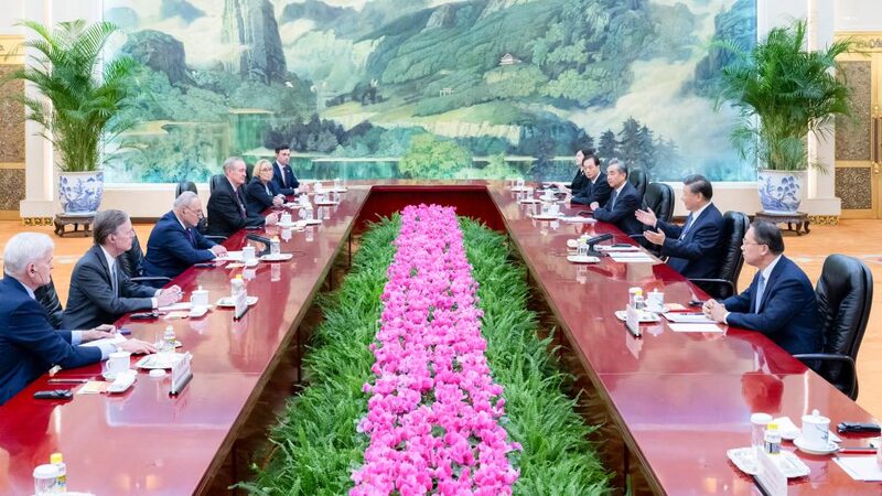 Delegacio_n_del_Senado_de_EE__UU__busca_enfriar_las_relaciones_con_China