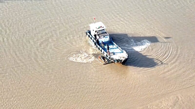 Delfi_n_Varado_Rescatado_y_Liberado_de_Vuelta_al_Mar_en_el_Este_de_China__ video poster