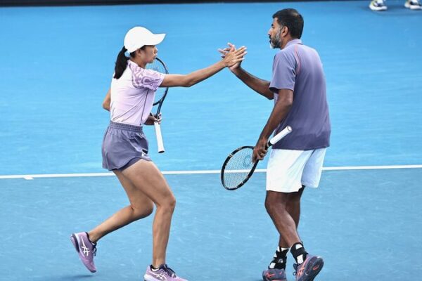 Desamor_en_Melbourne__Zhang_Shuai_y_Bopanna_caen_en_un_e_pico_choque_de_cuartos_de_final___