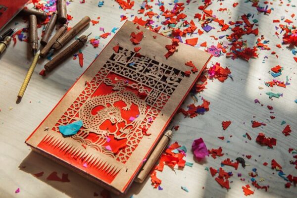 Descubre_Guomenjian__El_vibrante_arte_chino_del_recorte_de_papel_para_la_buena_suerte__
