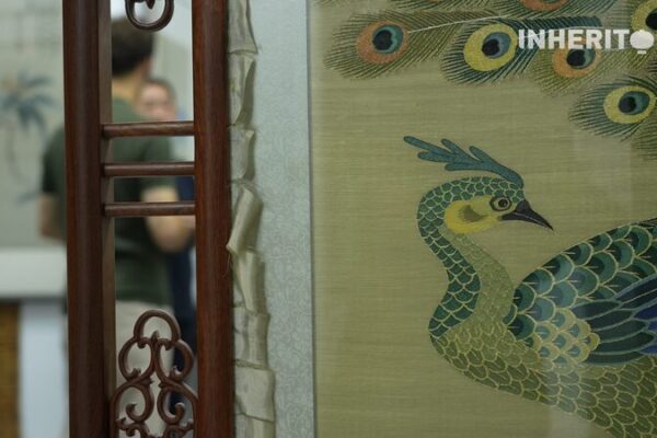 Descubre_Kesi__Las_Hipnotizantes_Pinturas_de_Seda_de_China___