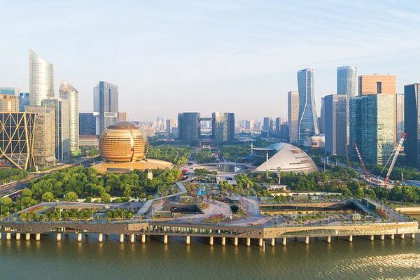 Descubre Qianjiang New Town: La joya reluciente de Hangzhou a lo largo del río Qiantang Descubre_Qianjiang_New_Town__La_joya_reluciente_de_Hangzhou_a_lo_largo_del_ri_o_Qiantang video poster