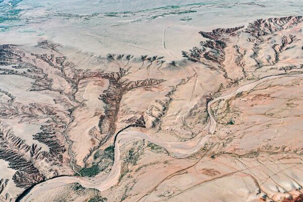 Descubre_el_A_rbol_de_la_Tierra__La_impresionante_formacio_n_Danxia_de_Mongolia_Interior_asombra_en_Internet