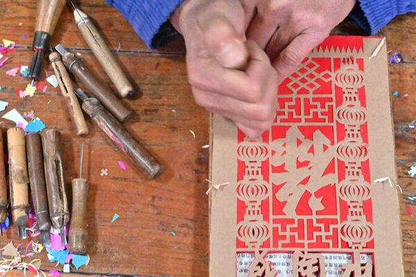 Descubre el Colorido Mundo de “Guomenjian”: una Joya del Arte Popular de China Descubre_el_Colorido_Mundo_de__Guomenjian___una_Joya_del_Arte_Popular_de_China