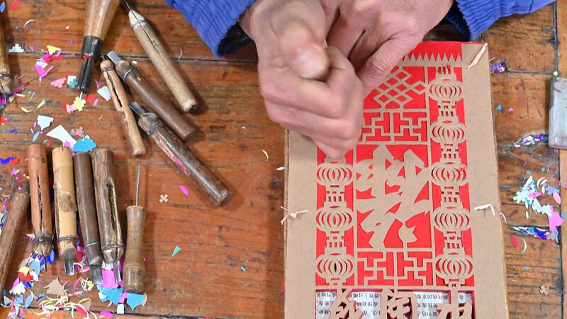 Descubre_el_Colorido_Mundo_de__Guomenjian___una_Joya_del_Arte_Popular_de_China