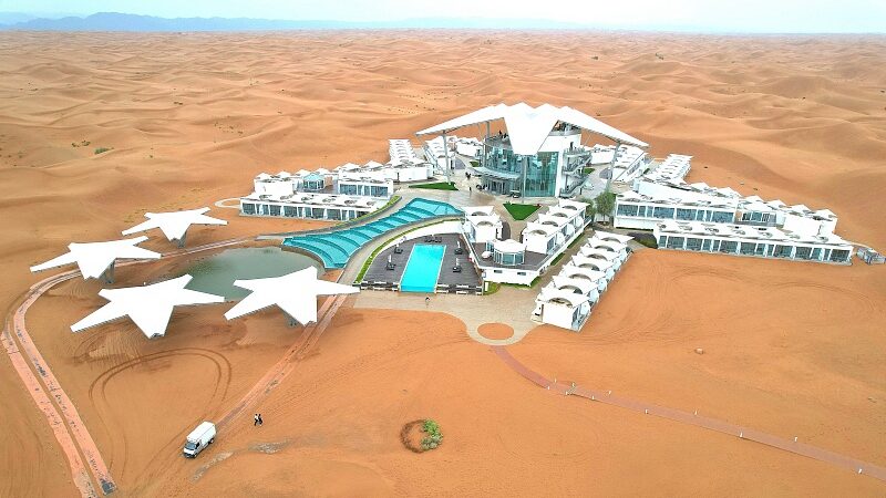 Descubre_el_Desert_Star_Hotel__Un_Oasis_Estelar_en_el_Desierto_de_China video poster