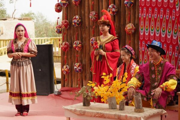 Descubre_el_Oasis_Escondido__Las_Antiguas_Tradiciones_del_Pueblo_Lop_Nur_en_Xinjiang