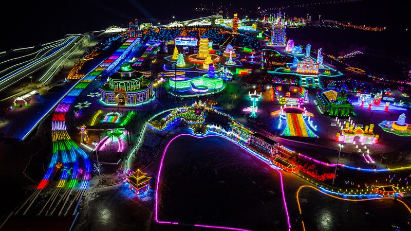 Descubre_el_Pai_s_de_las_Maravillas_Invernal_de_Changchun___Toboganes_de_Hielo__Esculturas_y_Ma_s_ video poster