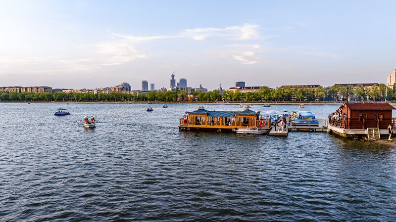 Descubre_el_Parque_del_Lago_Nanhu___El_Oasis_Verde_de_Changchun_que_Debes_Ver_ video poster