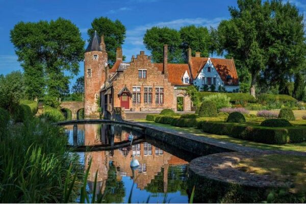 Descubre_el_encantador_castillo_Kasteel_van_Oostkerke_cerca_de_Brujas video poster