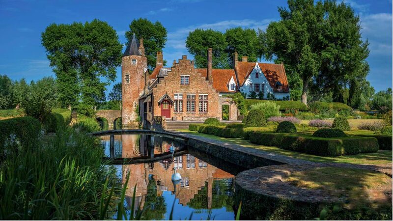 Descubre_el_encantador_castillo_Kasteel_van_Oostkerke_cerca_de_Brujas video poster