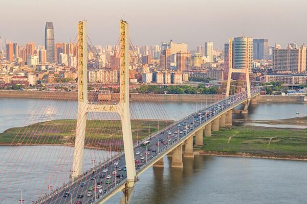 Descubre_el_impresionante_Puente_Bayi_en_Jiangxi__ video poster