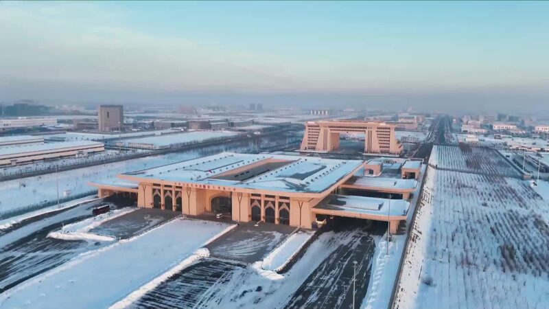 Descubre_el_parai_so_invernal_de_Khorgos_en_Xinjiang__China video poster