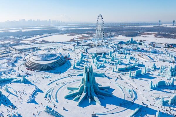 ¡Descubre el parque de hielo y nieve más grande del mundo en Harbin! ❄️🌟 _Descubre_el_parque_de_hielo_y_nieve_ma_s_grande_del_mundo_en_Harbin_____