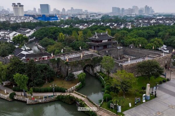 Descubre la Antigua Puerta Panmen: El Portal Atemporal de Suzhou Descubre_la_Antigua_Puerta_Panmen__El_Portal_Atemporal_de_Suzhou