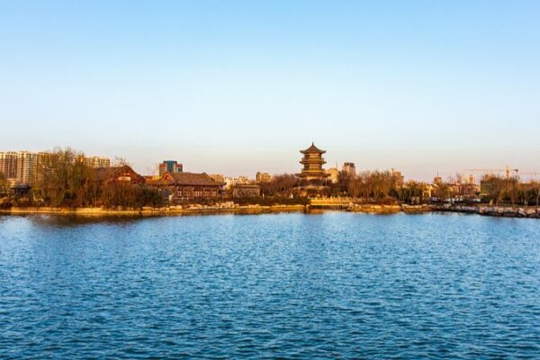 Descubre la Joya Natural del Lago Dongchang en la Ciudad de Liaocheng Descubre_la_Joya_Natural_del_Lago_Dongchang_en_la_Ciudad_de_Liaocheng video poster