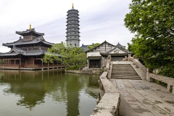 Descubre la Joya Oculta de Puyuan: La Capital de Prendas de Punto de China se Vuelve Moderna Descubre_la_Joya_Oculta_de_Puyuan__La_Capital_de_Prendas_de_Punto_de_China_se_Vuelve_Moderna video poster
