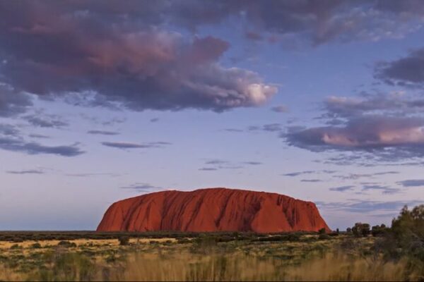 Descubre la Joya Oculta del Desierto: Parque Nacional Uluru-Kata Tjuta 🌄✨ Descubre_la_Joya_Oculta_del_Desierto__Parque_Nacional_Uluru_Kata_Tjuta___ video poster